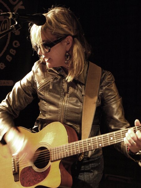 carolyn live